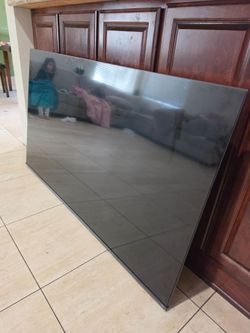 Toshiba 65 inch tv. With mount