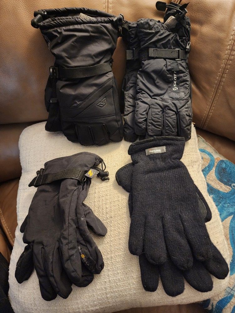 Ski Stuff 2 Pairs Pants 4 Pairs Of Gloves 1 Jacket 1 Helmet And Goggles Wil Sell Separately