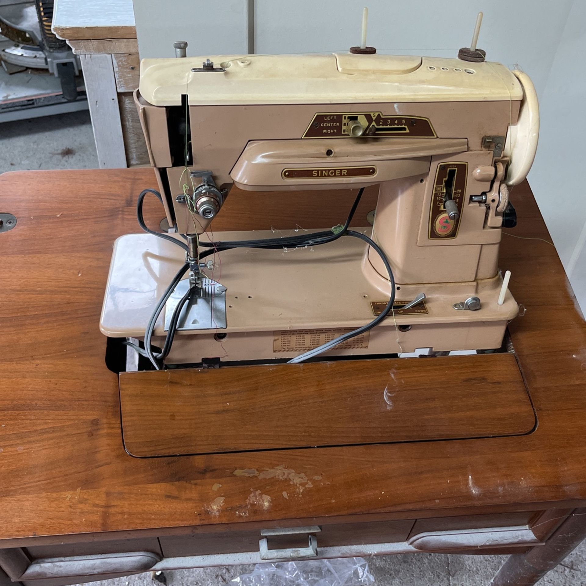 Antique Singer Sewing Machine. for Sale in Puyallup, WA OfferUp