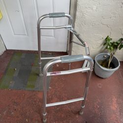 Walker (no Wheels)