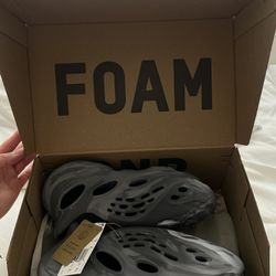 Foam Runners Size 6