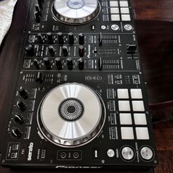 Pioneer DDJ-SR DJ Controller