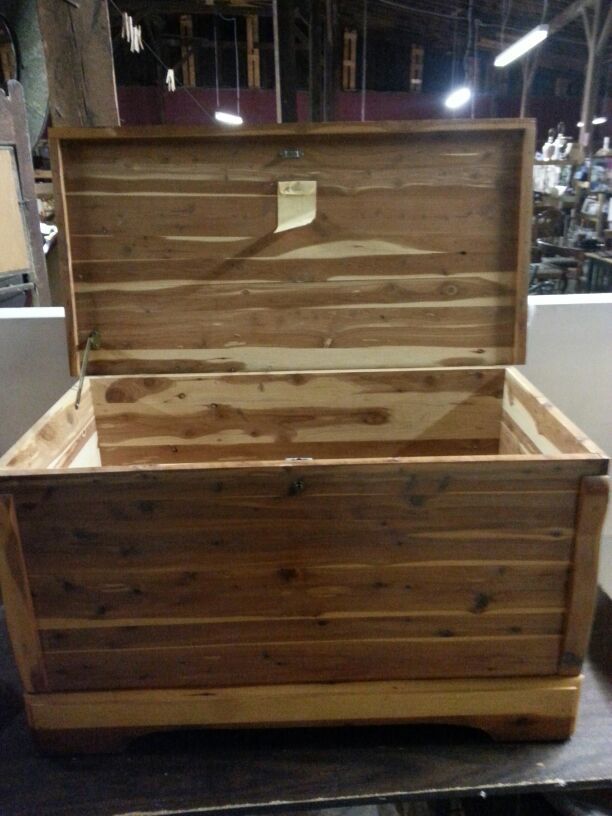 Vintage Rare Murphy 4017 Cedar Chest