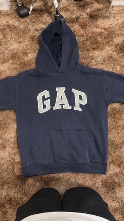 A xl gap hoodie in a navy blue color way