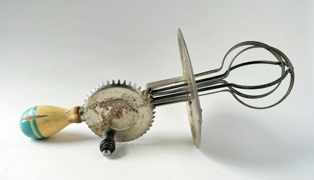 Antique A&J egg beater with splash guard (patent 1923)