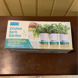 Back To The Roots- Kitchen Herb Garden 