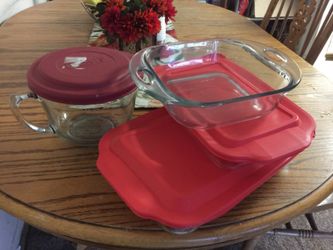 Pyrex bake ware 20$