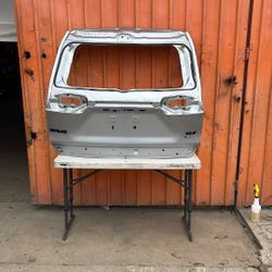 2019-2020-2021-2022-2023-2024-2025 Toyota RAV4 Tailgate 