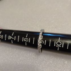 Size 9 Ring With white Stones