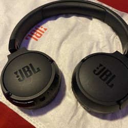 JBL Tune  HeadPhones Wireless