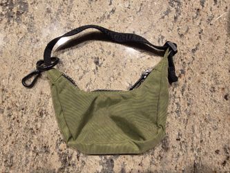 BAGGU Mini Crescent Bag Charm - Green 💚