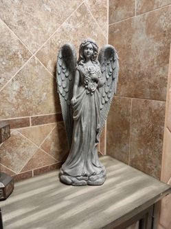 Angel Figurine Statue with Wings and Roses