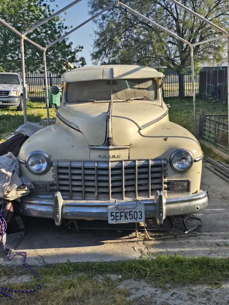 1947 Dodge Deluxe Sedan 