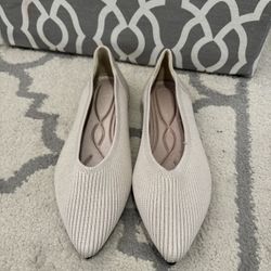 Women’s Tan Flat Shoe