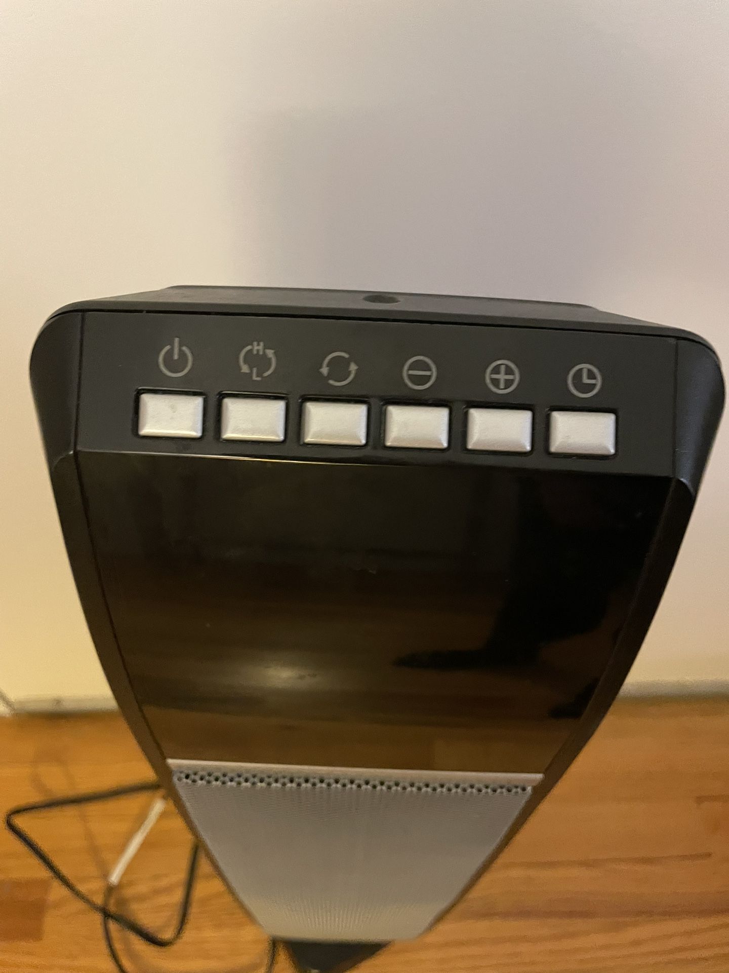 Hunter Ceramic Heater With Thermostat Tested! for Sale in Chicago, IL -  OfferUp