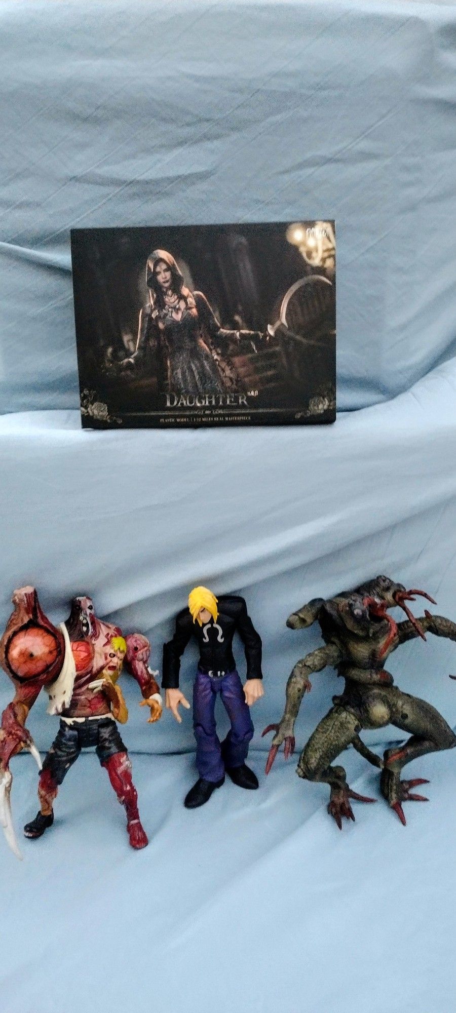 CAPCOM RESIDENT EVIL & STREET FIGHTER COLLECTABLES