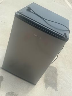 Hisense Mini fridge
