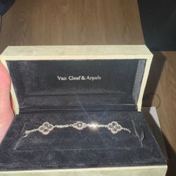 Silver Van cleef 