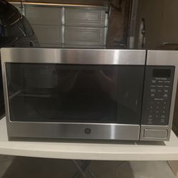 GE Countertop Microwave 1100 Watts