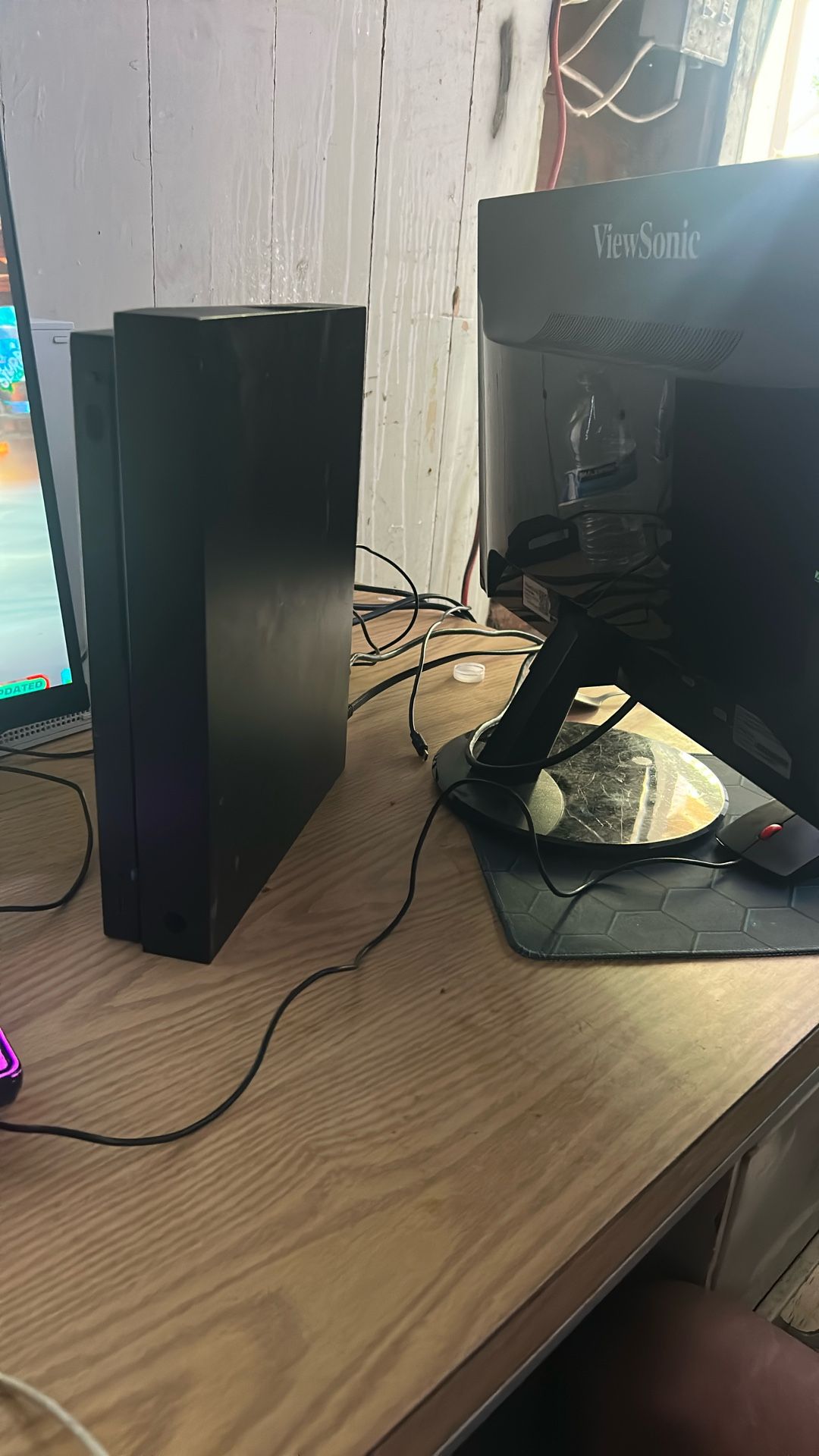 Xbox One X