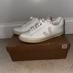  Esplar logo leather Women Shoe Size 6