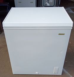 Very Clean! White Idylis 7.0 Cu.Ft. Chest/Deep Freezer!