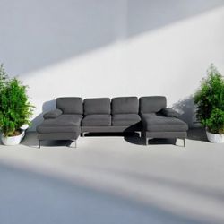 Like New Elegant Grey Sectional Couch/Sofa + (Delivery Available🚛!)