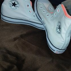 Women Chuck Taylor! Converse!