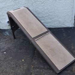 Heavy duty, fold up pet ramp for small to large Pets Pickup Between 2;00-10:40 Rainbow/charleston Cash Only Huge Sale Read Description 