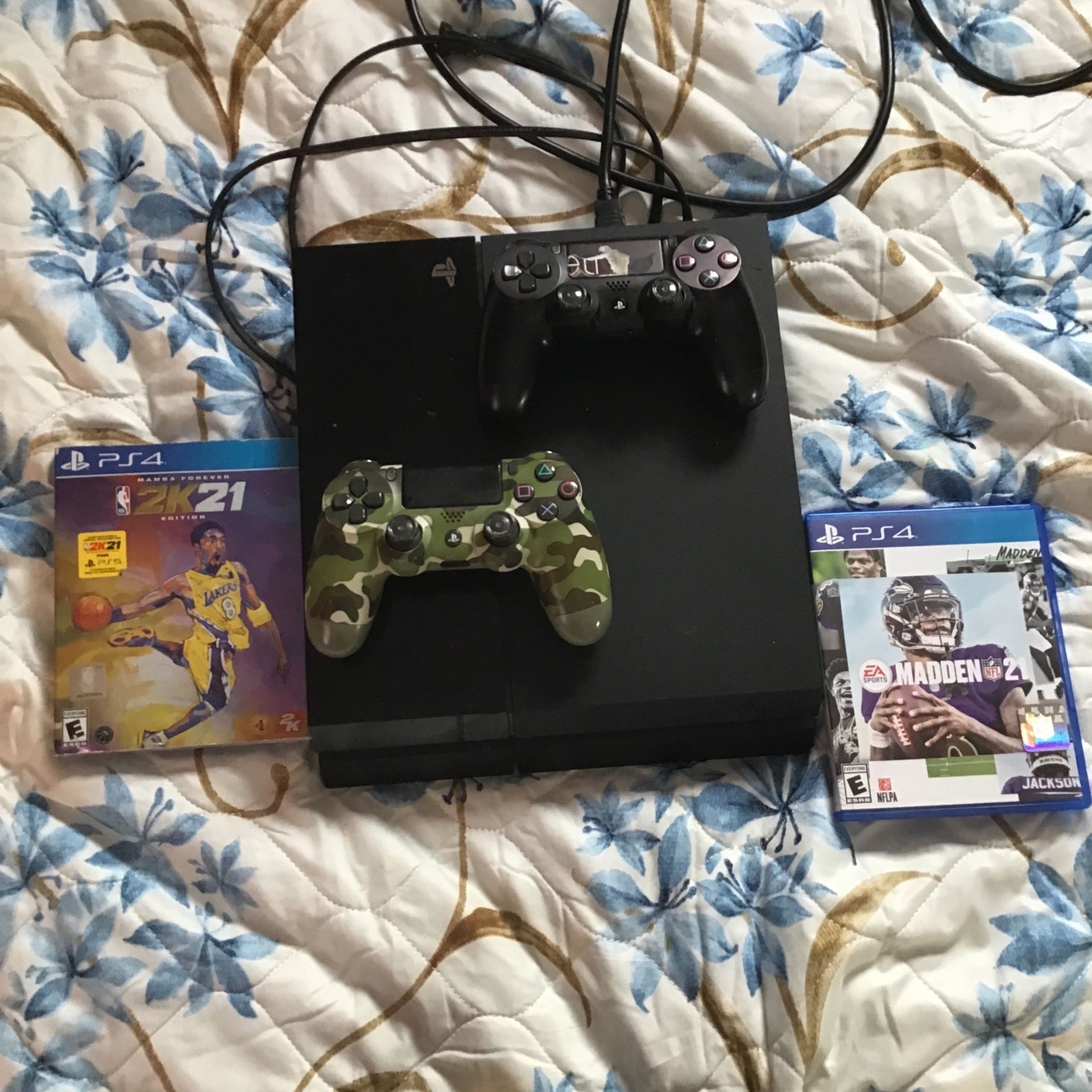 PS4 FOR SALE FOR $230 2K21 LEGEND EDITION, 2 CONTROLLERS, AND MADDEN 21 CANT BEAT IT🤷‍♂️