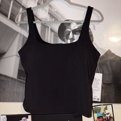 Brand new Lululemon Wunder Under SmoothCover™ Tank, never worn, tags still attached.