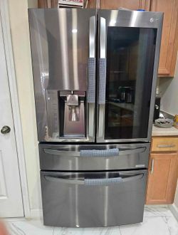 Premium LG Refrigerator with InstaView Glass Door & CustomChill Drawer!