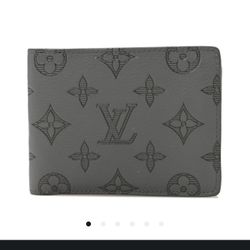 LV Calfskin Mens wallet