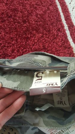 Comuflge brand new jeans in size 5 includes the brand new relic leather belt for FREE