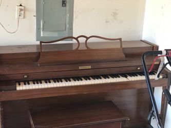 Baldwin piano