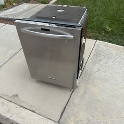 Free Working Dishwasher 