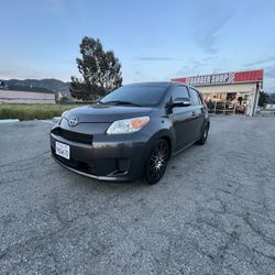 Scion 2011 Gris 