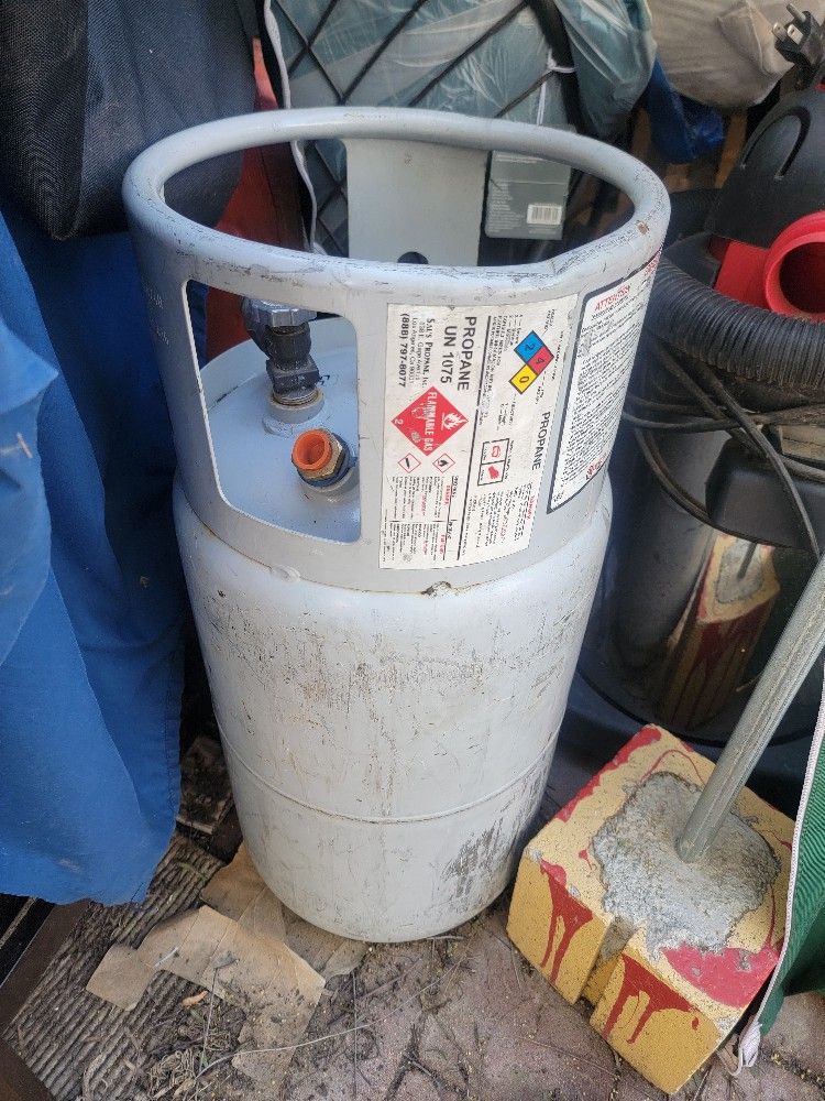 Forklift 8gallon Gas Tank  With Full  Gas