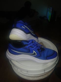 Nike Running Sneakers Blue and White size:5.5Y