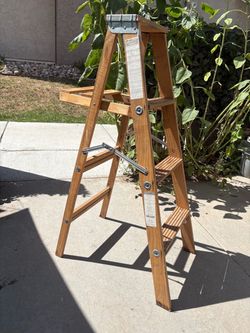 Keller Wooden Step Ladder