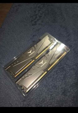 2 8gb sticks of ddr4 tforce Vulcanz 3200mhz 16gb total good for budget build