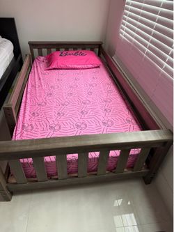 Cama pequeña Twin size