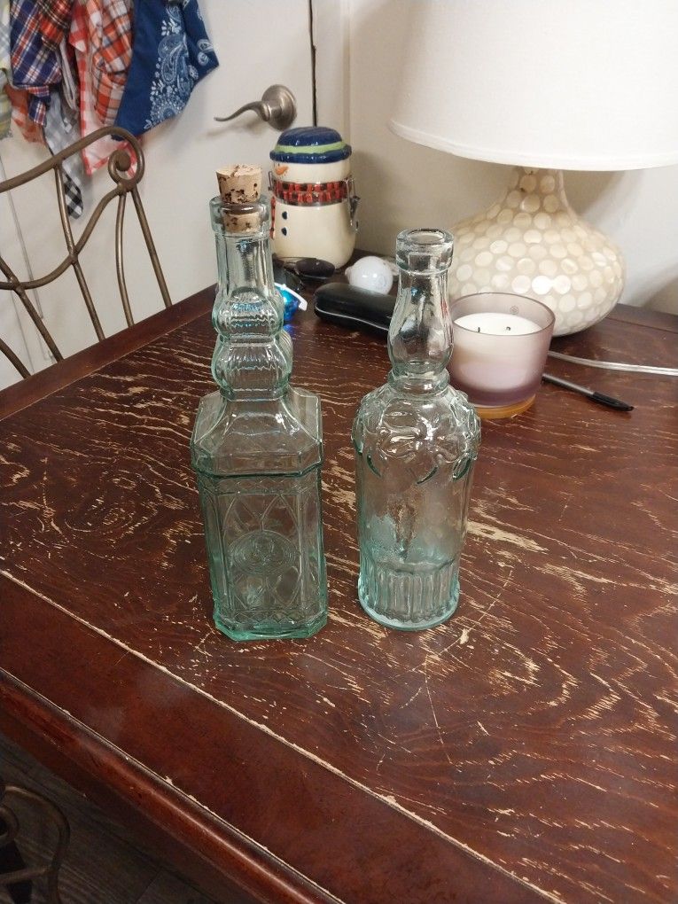 Glass Bottle Decanter Fig/Ivy Leaf Albie. Also Vintage Spanish Glass Bottle With Cork With Picture Of Bird In The Middle
