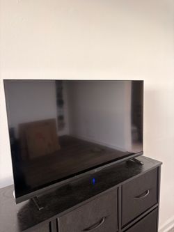 Flat Screen LED TV with Remote