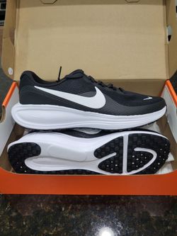 NEW Nike Mens 9