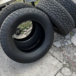 Good Year (Wrangler) A/T 