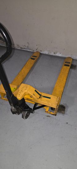 Uline Pallet Truck