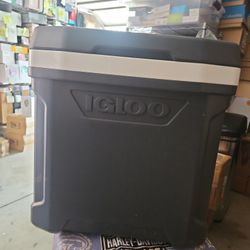 60QT cooler, almost new. 