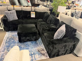 Sectional with ottoman! 🥳🎉💙