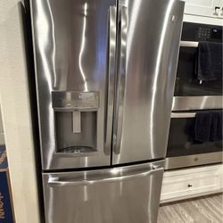 GE Cabinet Depth Refrigerator **MAKE AN OFFER**